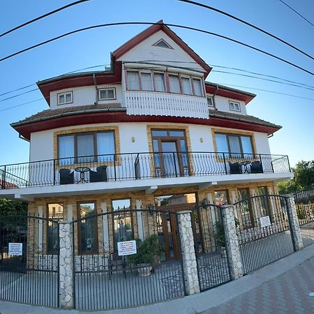 Casa Ellamy Hotel Două Mai Exterior foto