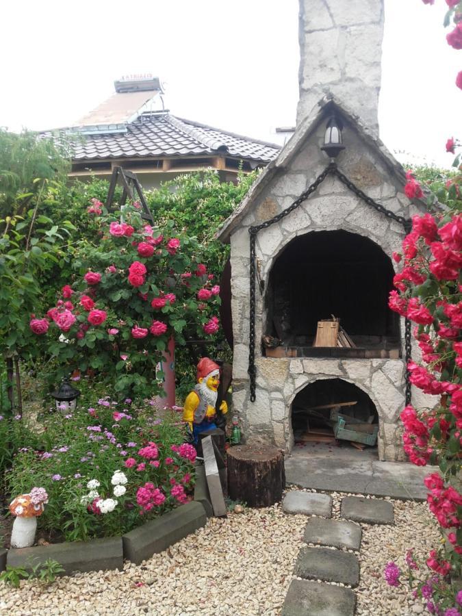 Casa Ellamy Hotel Două Mai Exterior foto
