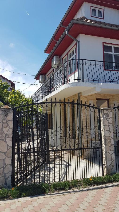 Casa Ellamy Hotel Două Mai Exterior foto