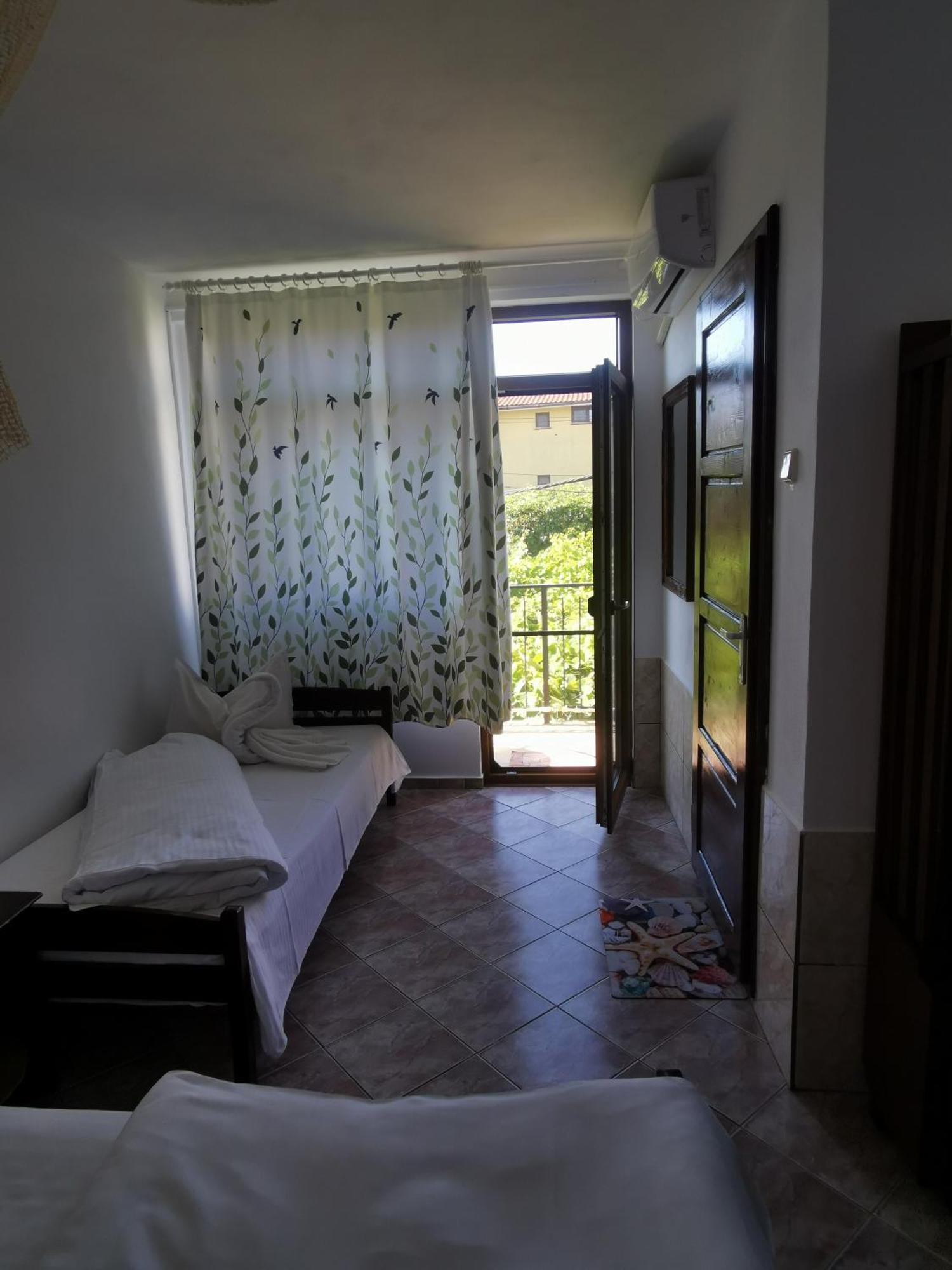 Casa Ellamy Hotel Două Mai Exterior foto